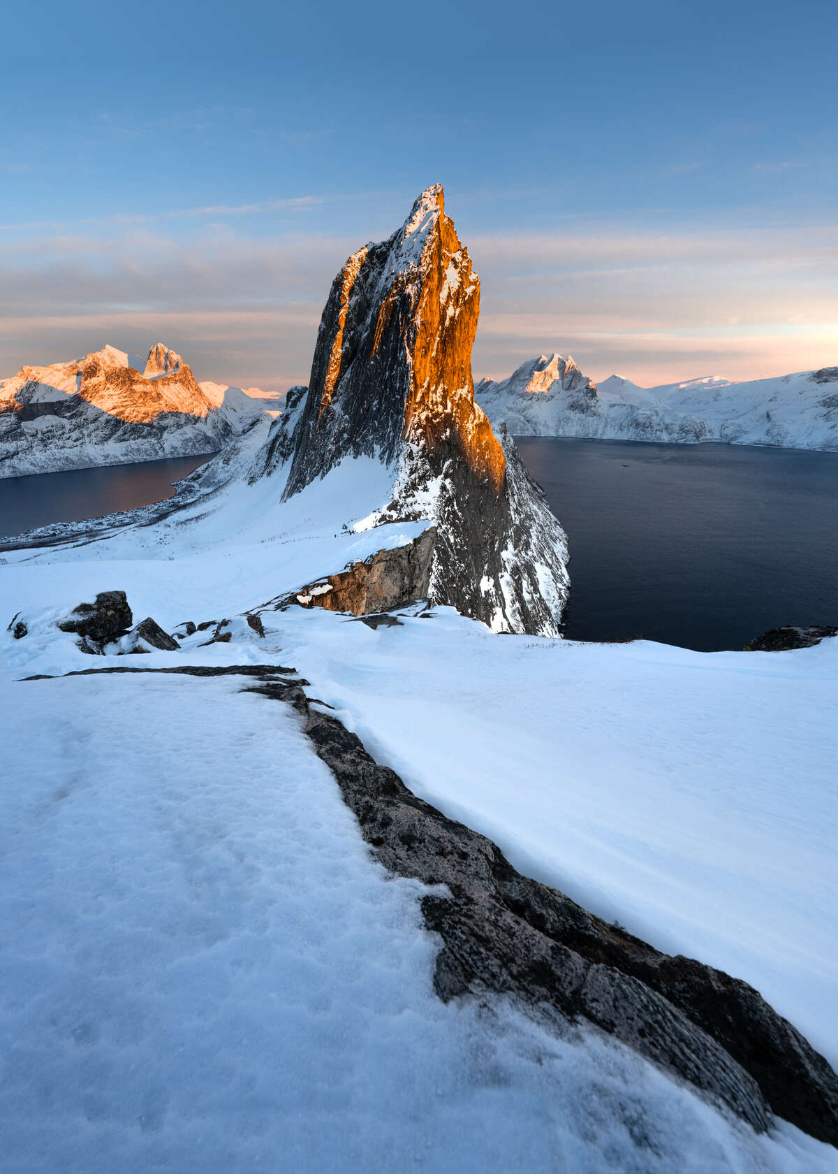 Sommet acéré de l'île de Senja