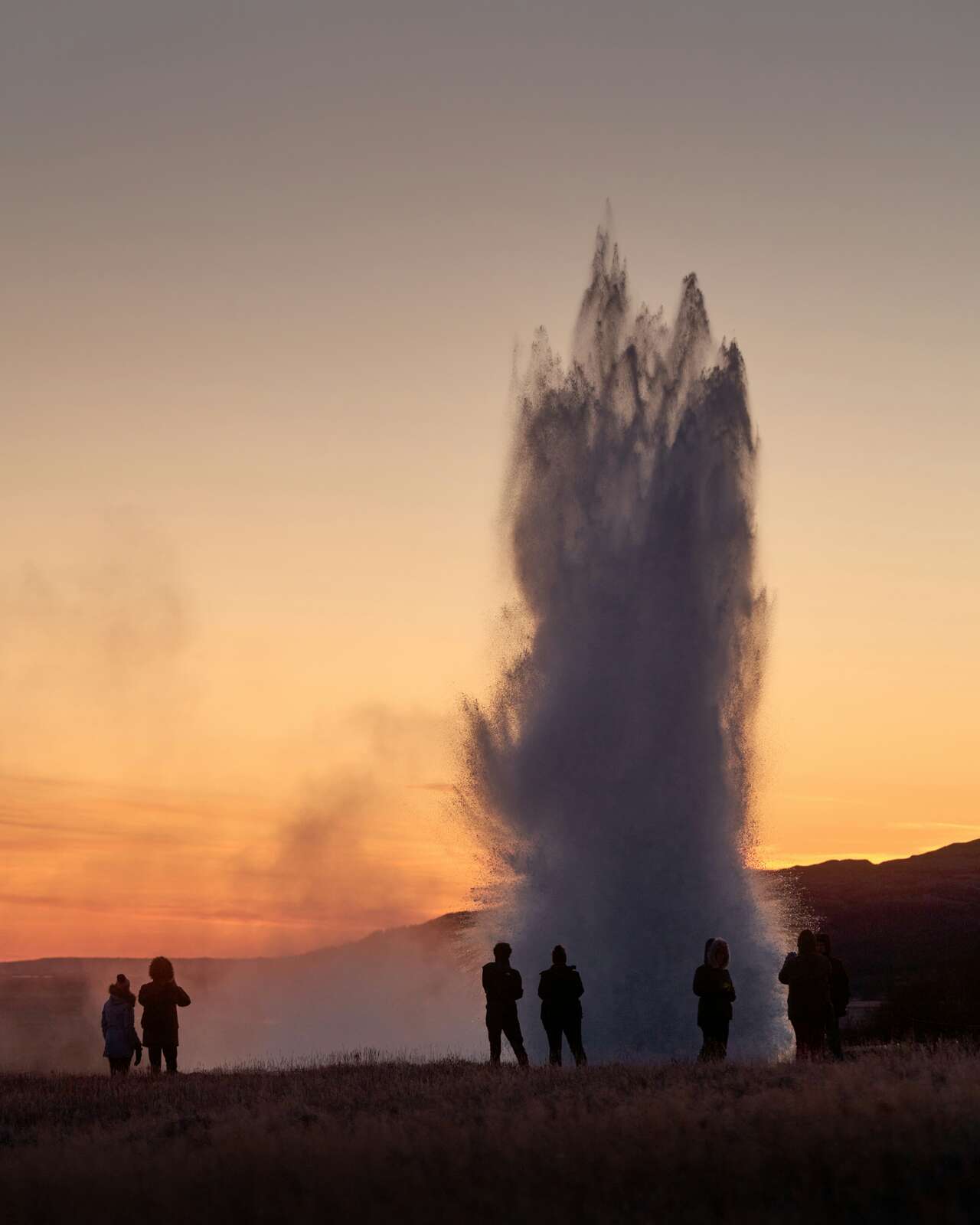 Geysir au coucher de soleil