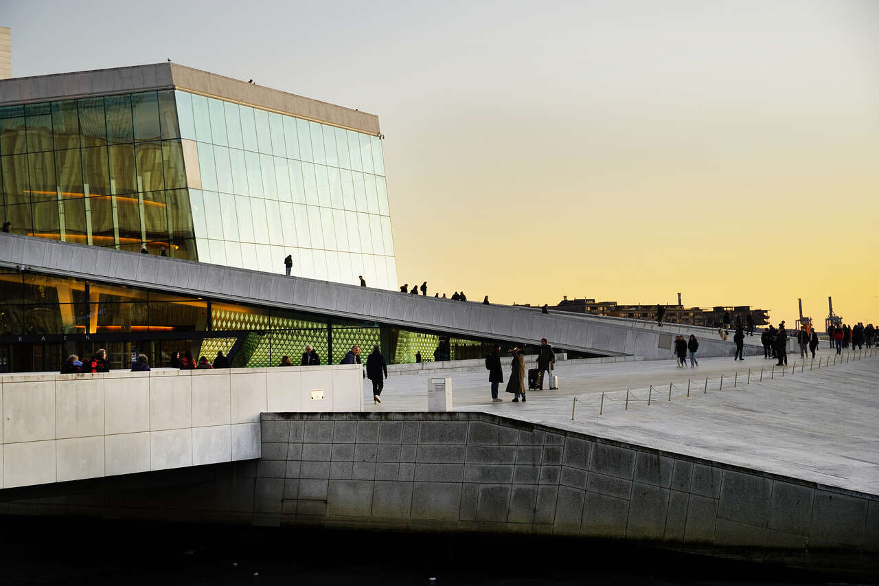 L'opéra d'Oslo au coucher de soleil