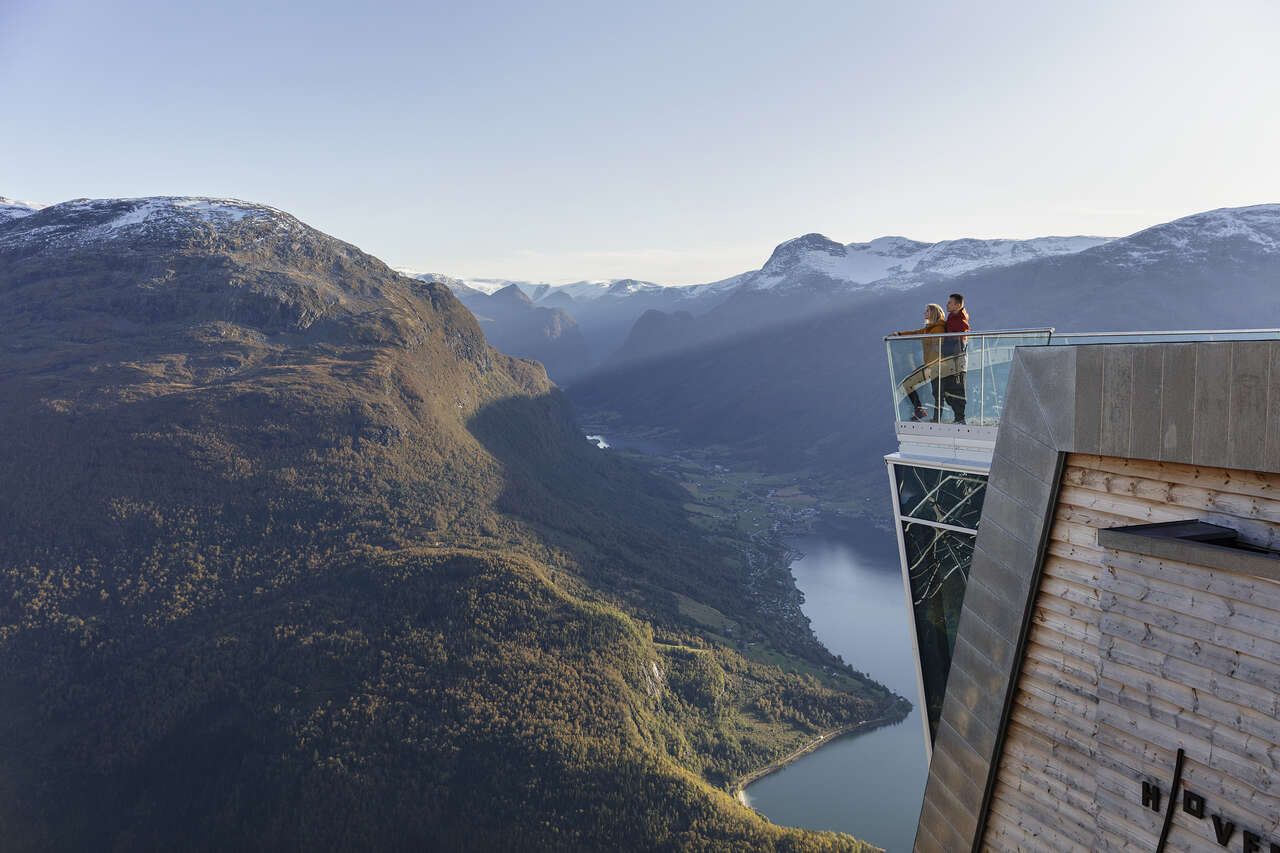 Panorama depuis le téléphérique de Loen en été