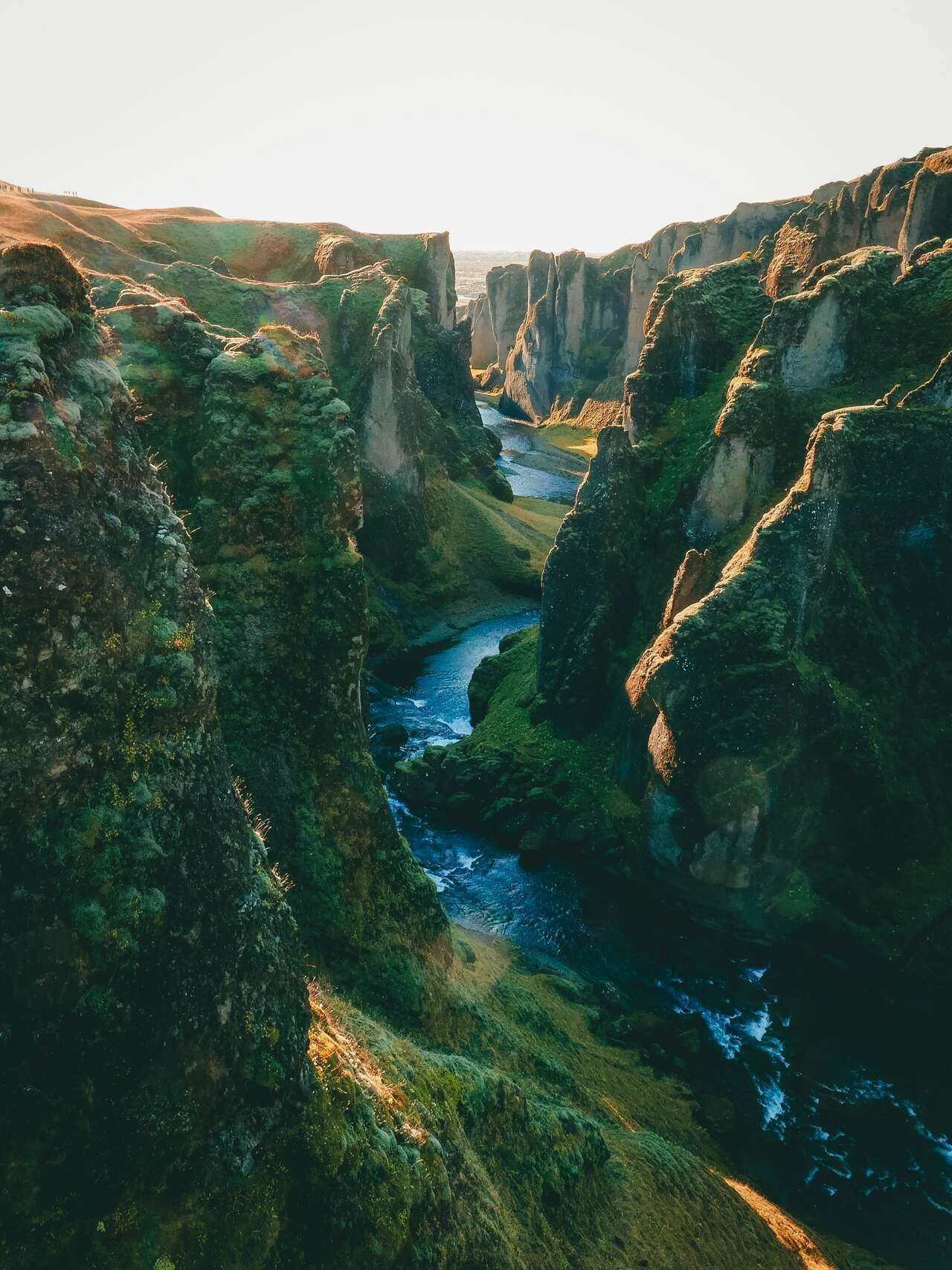 Paysage de gorges et canyons dans le Sud de l'Islande