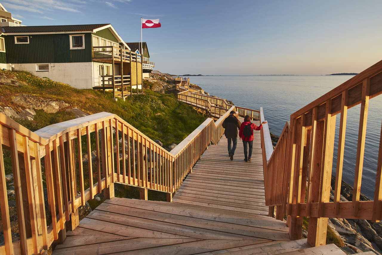 Promenade le long de la mer à Nuuk