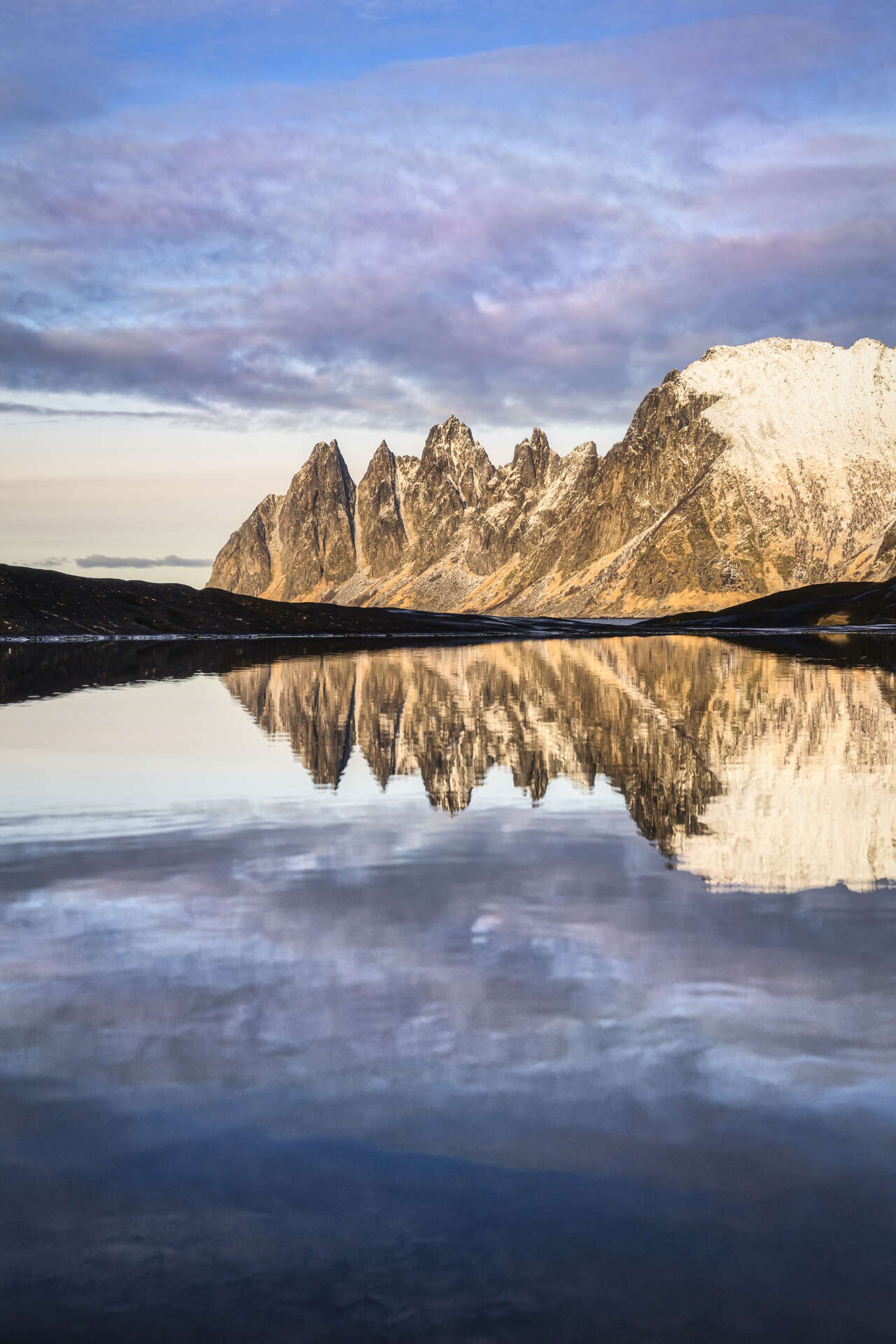 Reflet de montagne en Norvège