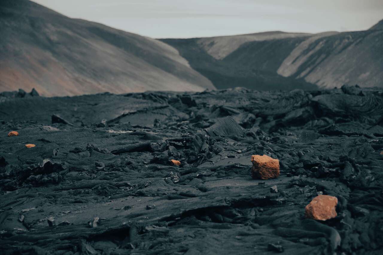 Un champ de lave fraîche en Islande
