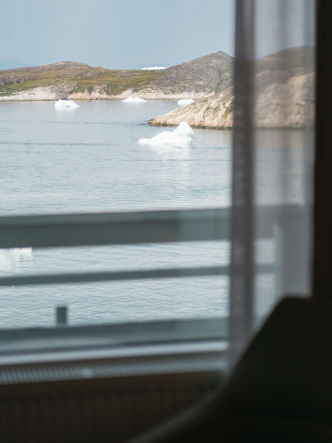 Vue sur les icebergs depuis sa chambre