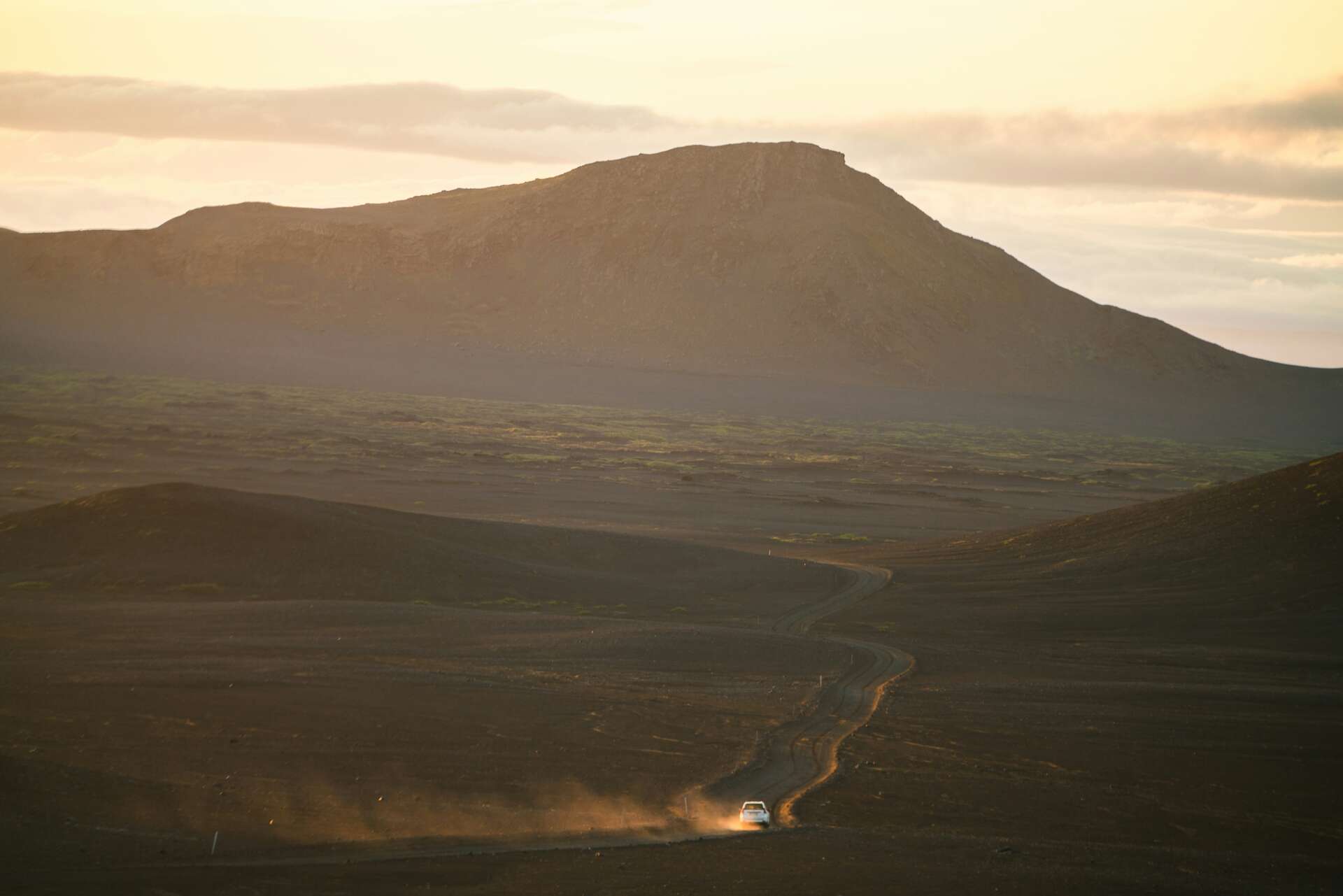 4x4 à travers les pistes lunaires d'Islande